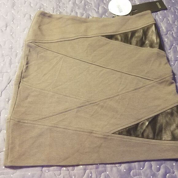 Mini skirt size medium NWT - Picture 1 of 6